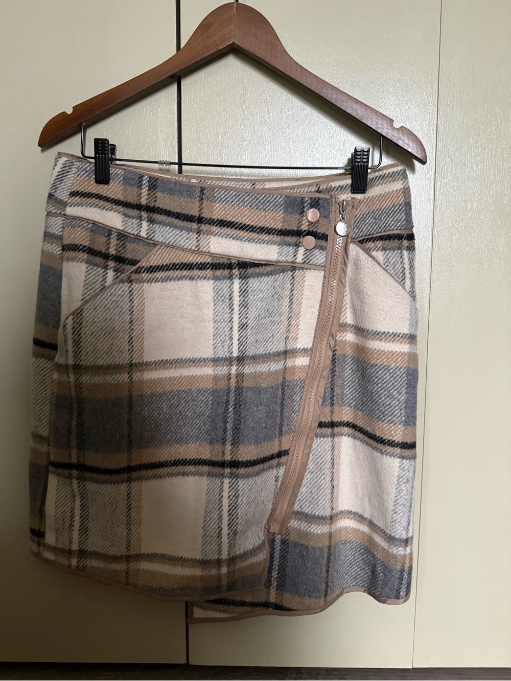 Paraphrase Plaid Wool Blend Asymmetrical Zip Skirt Size S NWOT